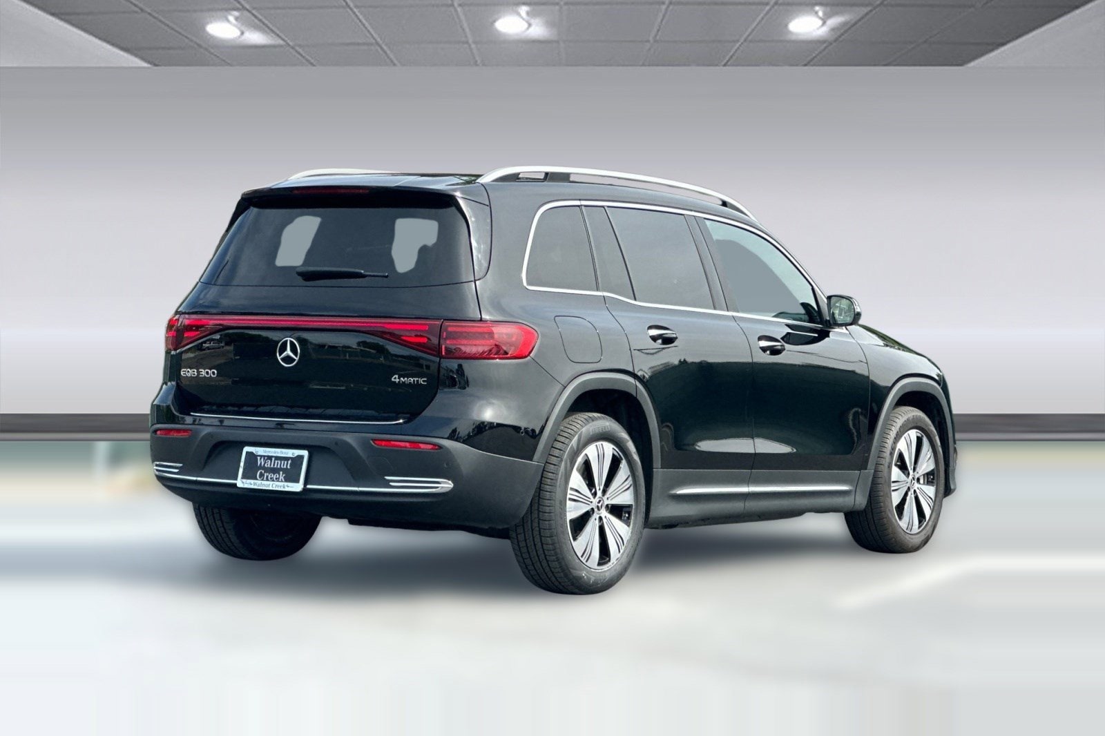 2024 Mercedes-Benz EQB 300 4MATIC SUV photo 3