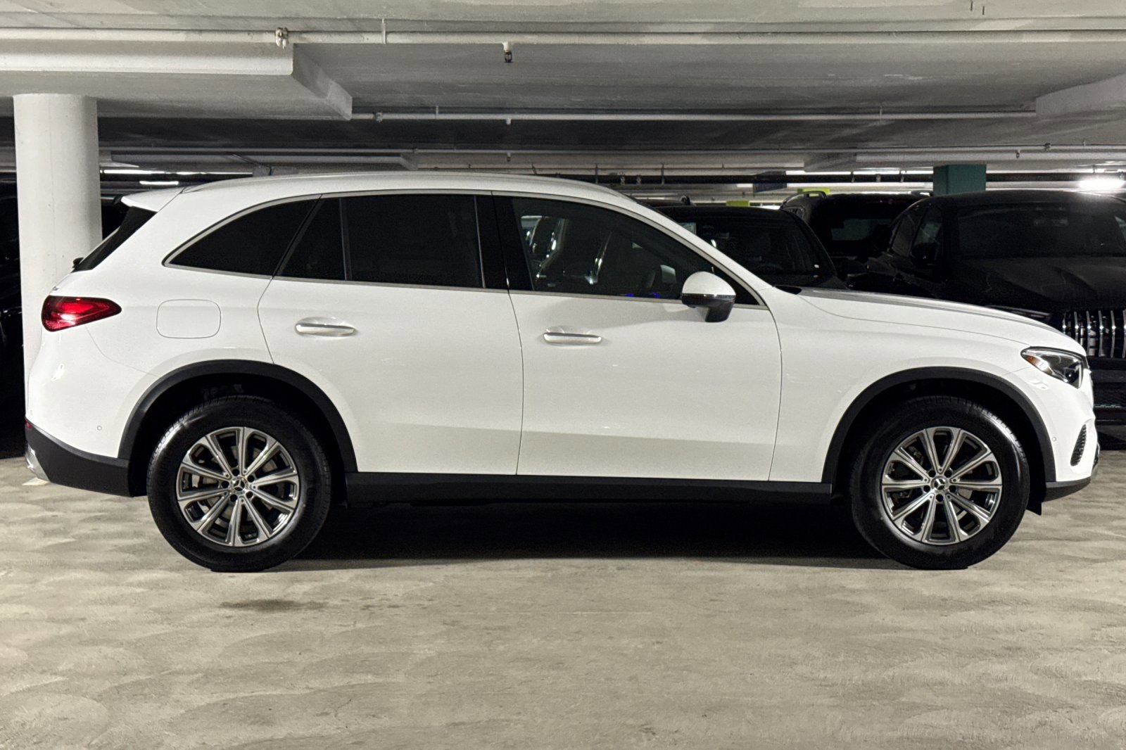 2026 Mercedes Benz GLC 300 4MATIC photo 2