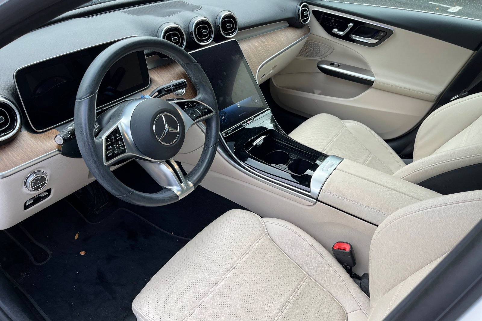 2022 Mercedes Benz C 300 Sedan photo 2