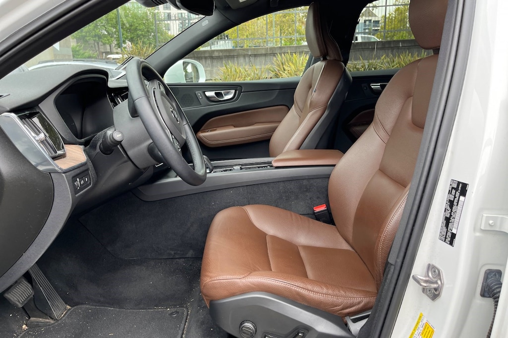 Used 2022 Volvo XC60 Recharge Plug-In Hybrid T8 eAWD PHEV Inscription Expression SUV