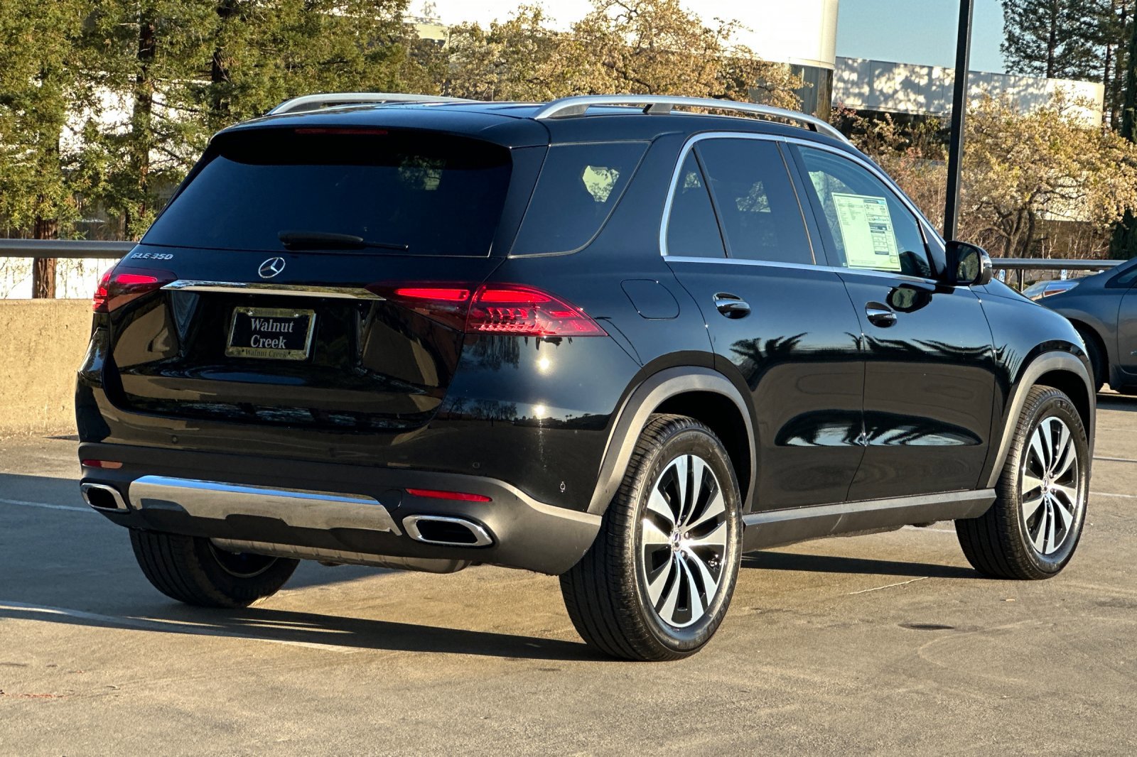 2025 Mercedes Benz GLE 350 photo 3