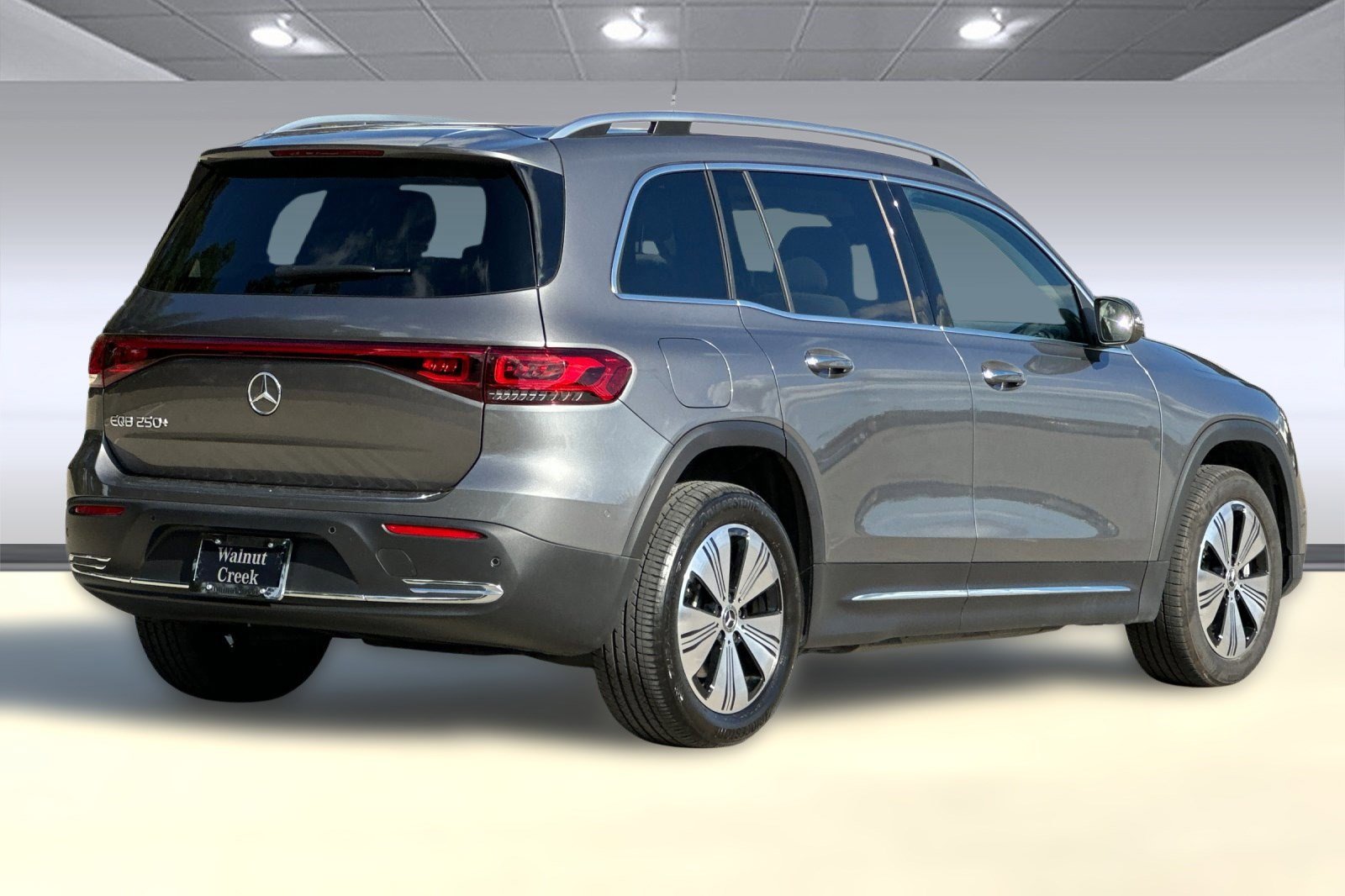 2023 Mercedes Benz EQB photo 3