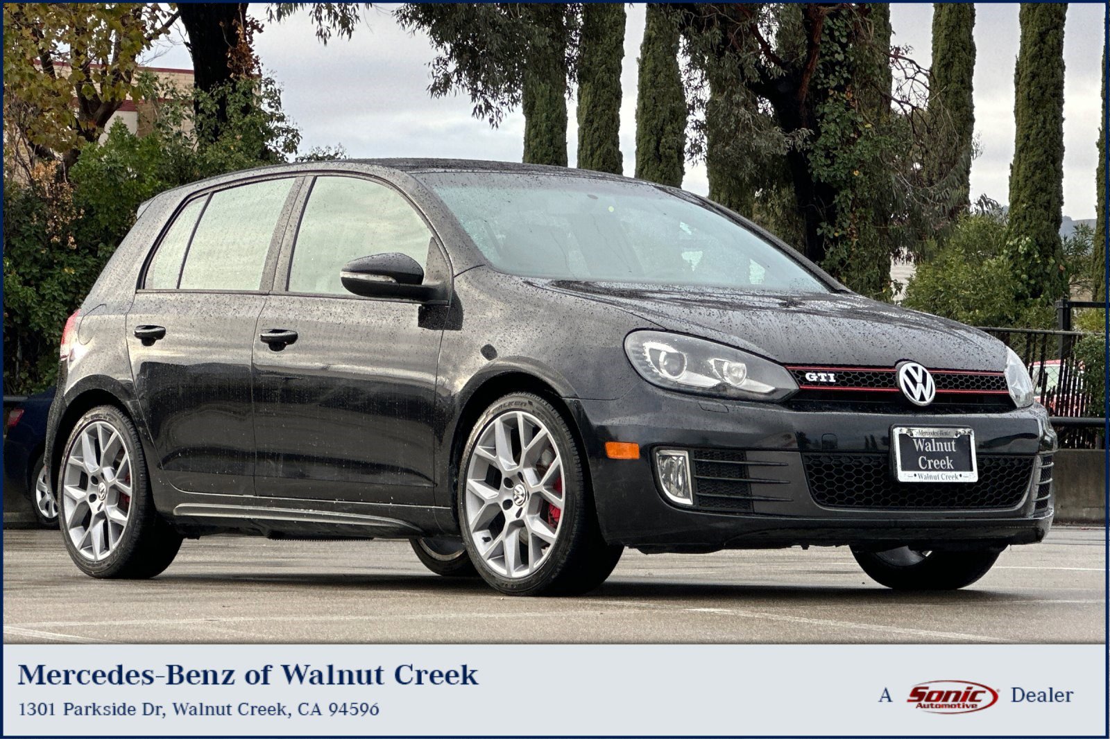 2013 Volkswagen Golf GTI Driver's Edition photo 2