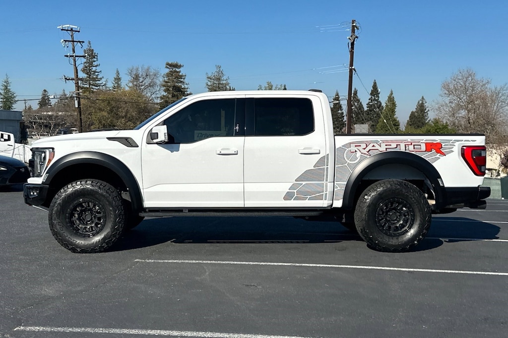 Used 2023 Ford F-150 Raptor 4WD SuperCrew 5.5' Box Truck SuperCrew Cab