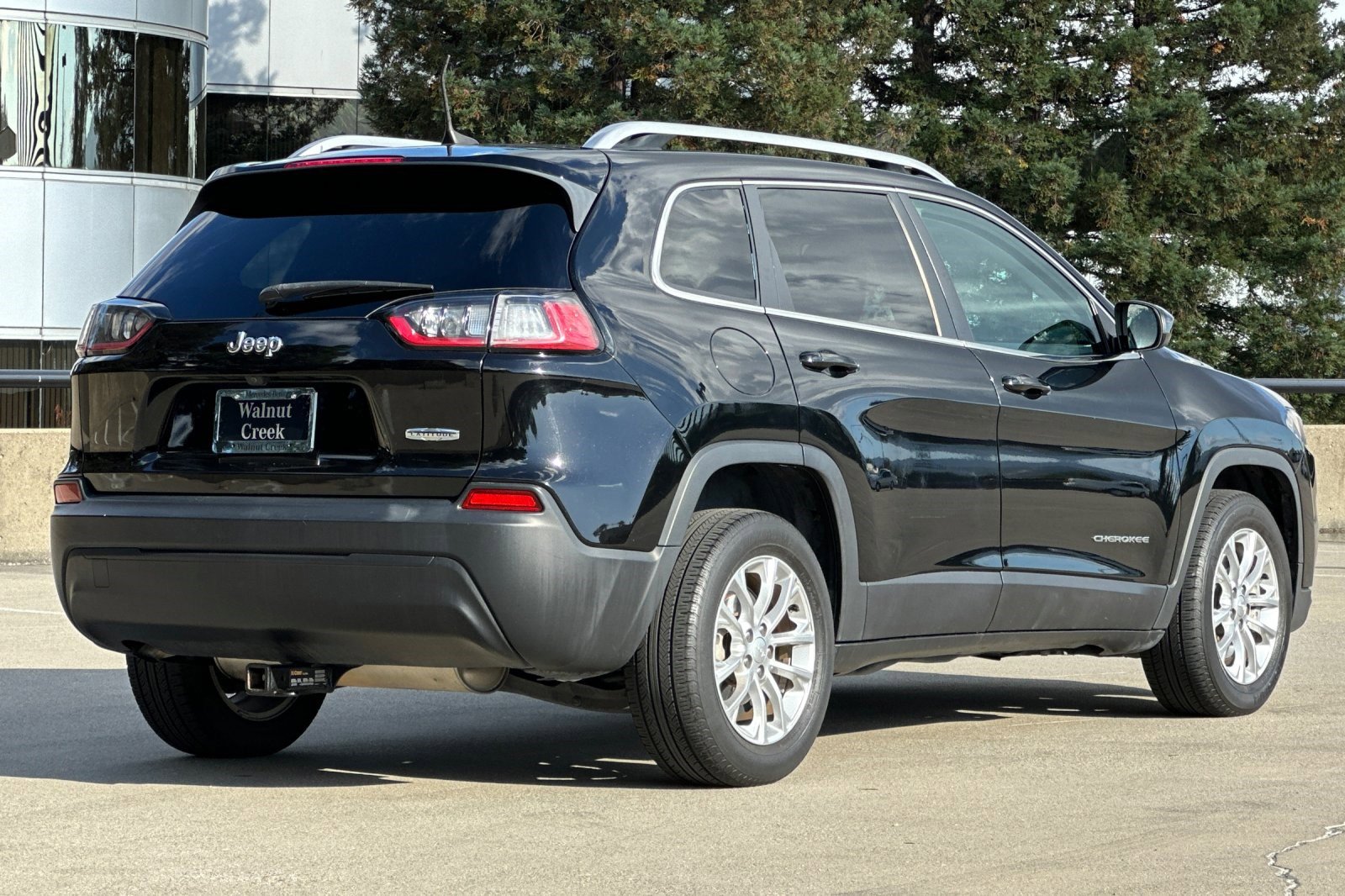 2019 Jeep Cherokee Latitude photo 2