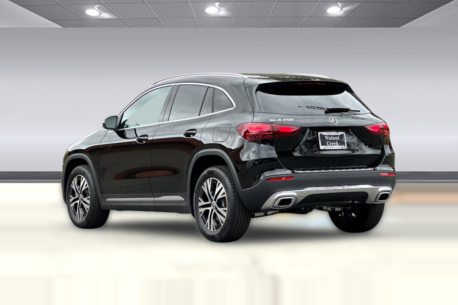 2026 Mercedes-Benz GLA 250 SUV photo 2