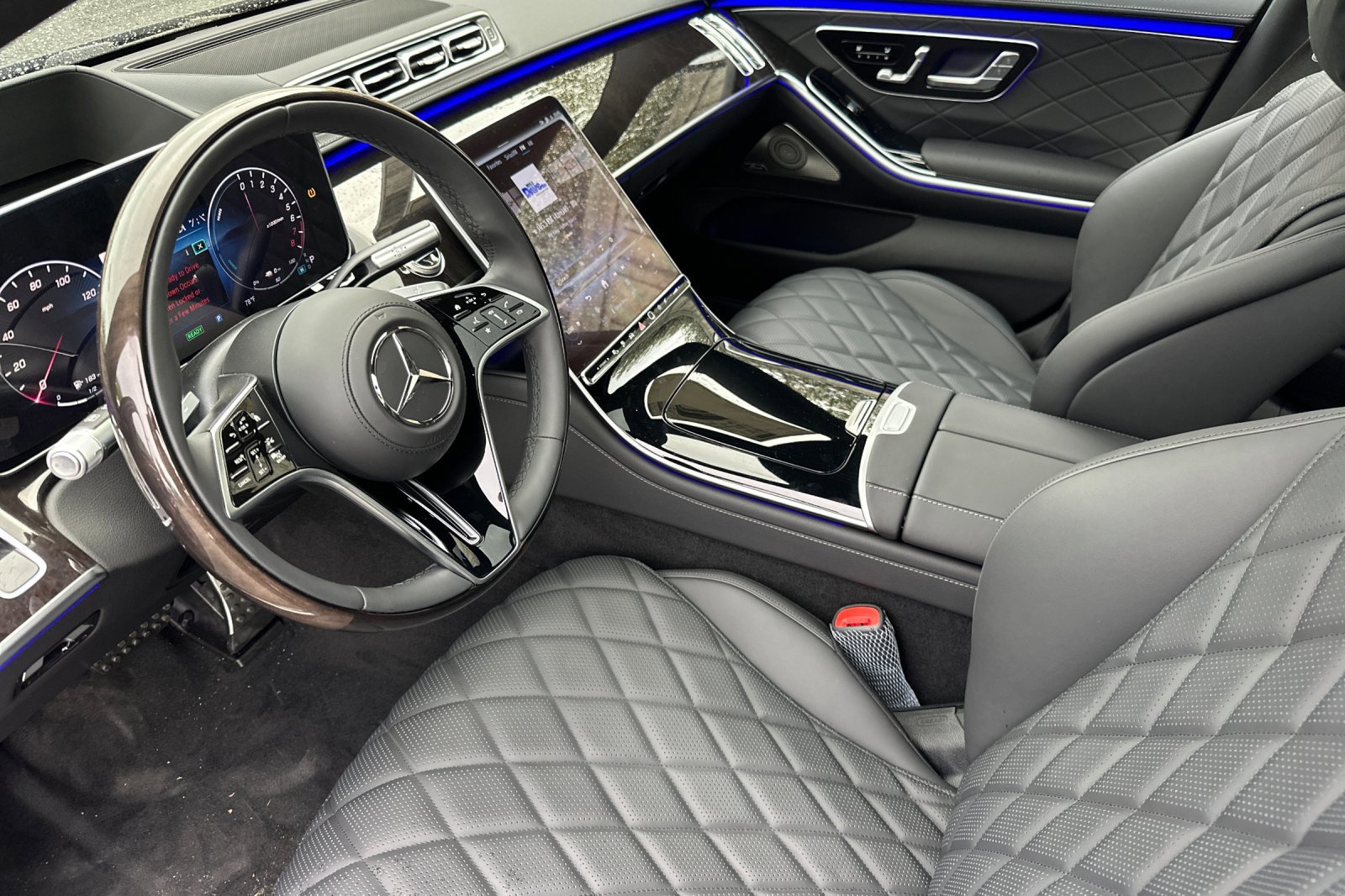 2026 Mercedes Benz S 580e 4MATIC photo 3