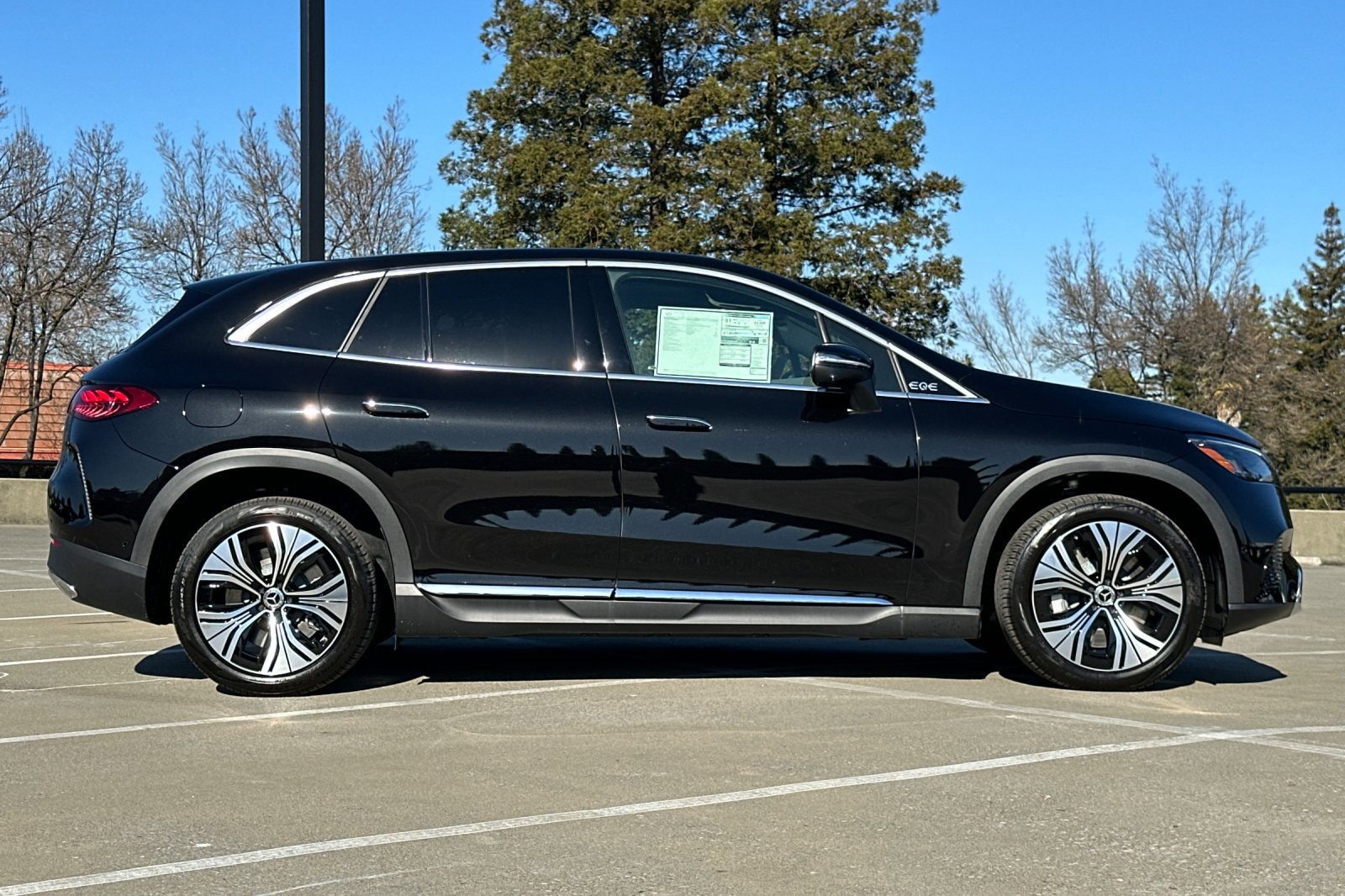 2025 Mercedes Benz 350 photo 2