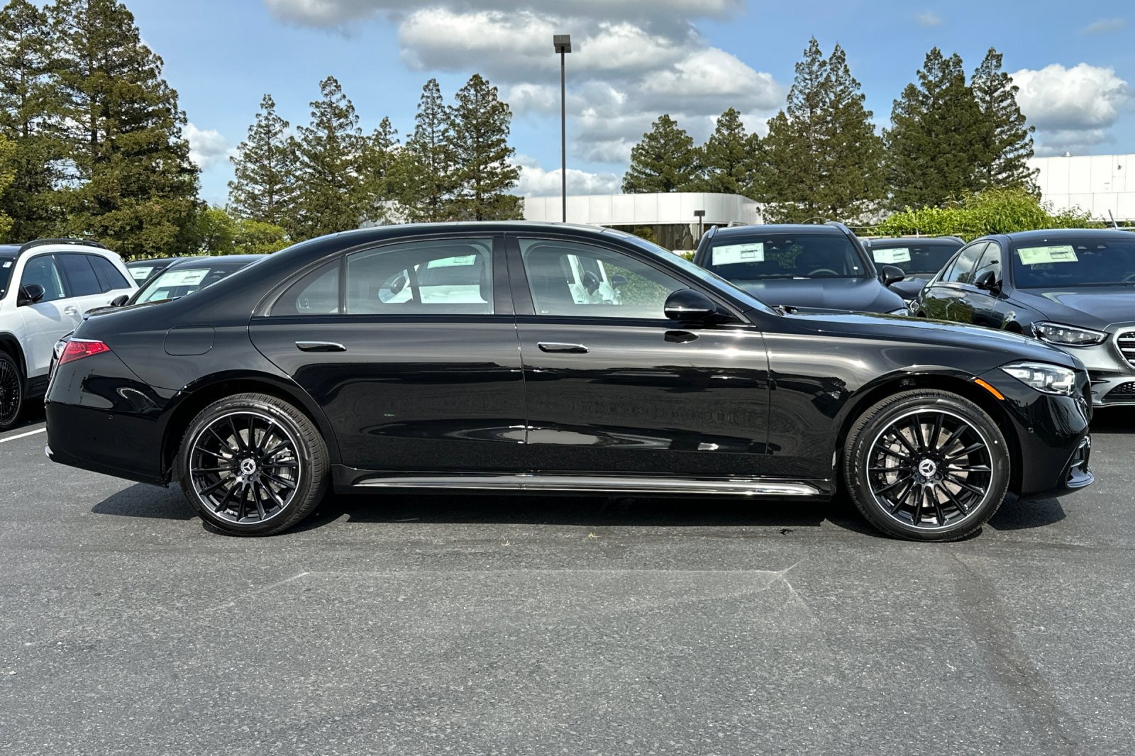 2025 Mercedes Benz S 450 500 4MATIC photo 2