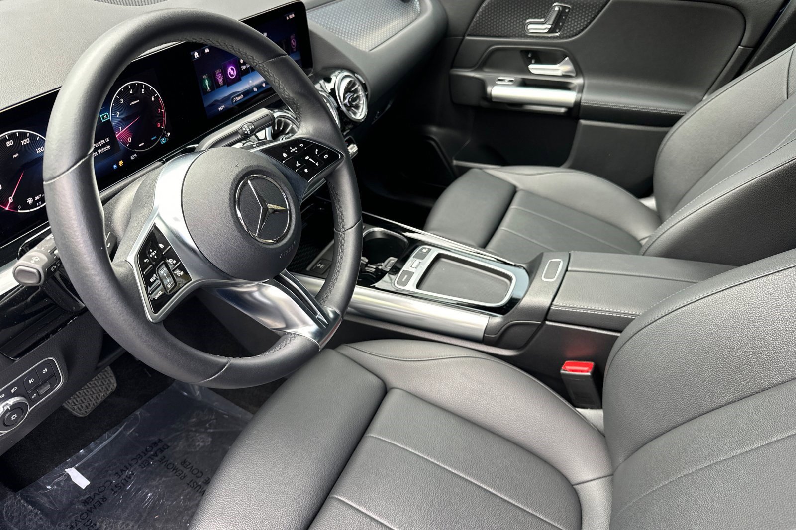 2025 Mercedes Benz GLA 250 photo 3