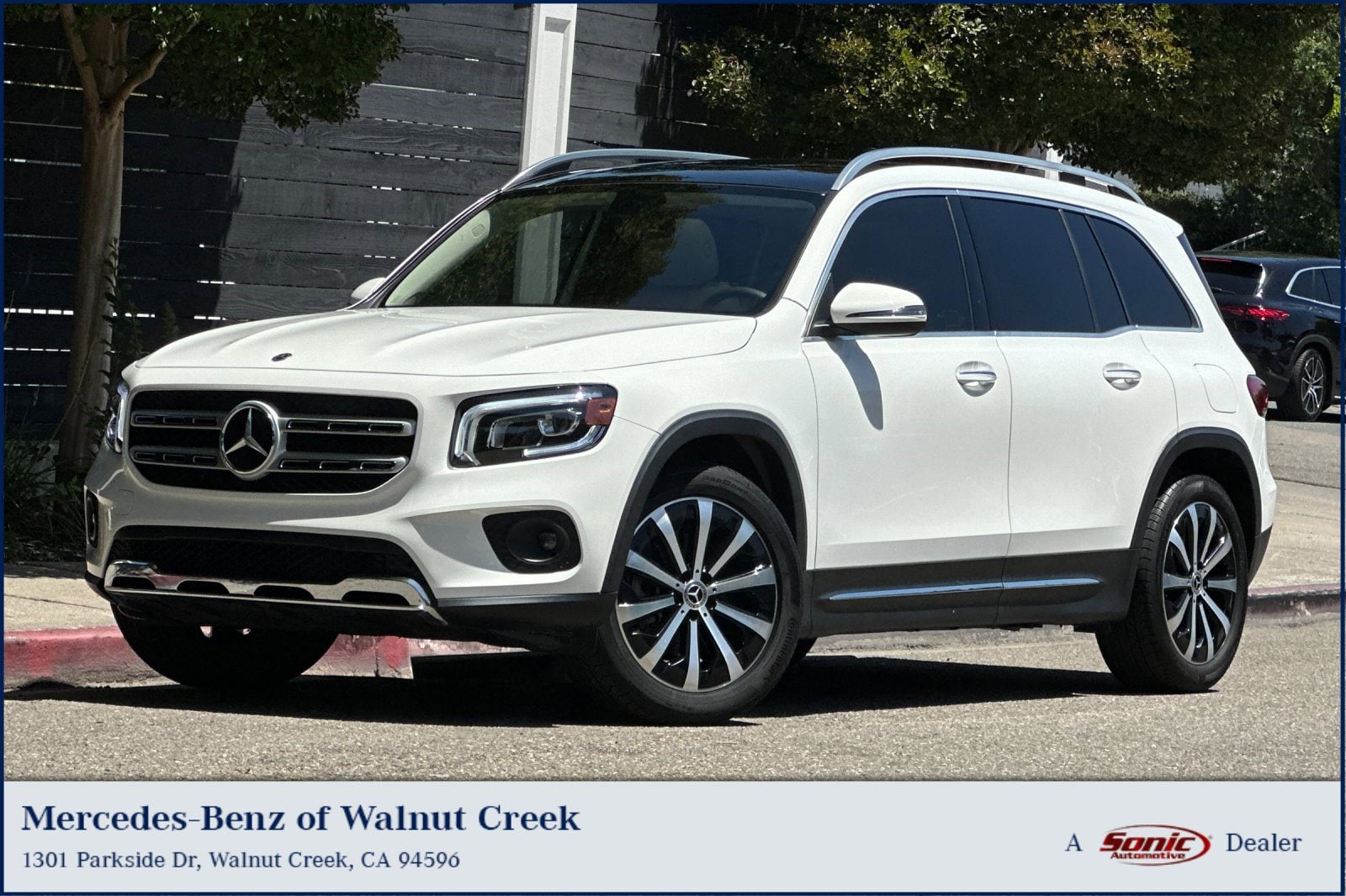 2023 Mercedes-Benz GLB GLB 250's photo