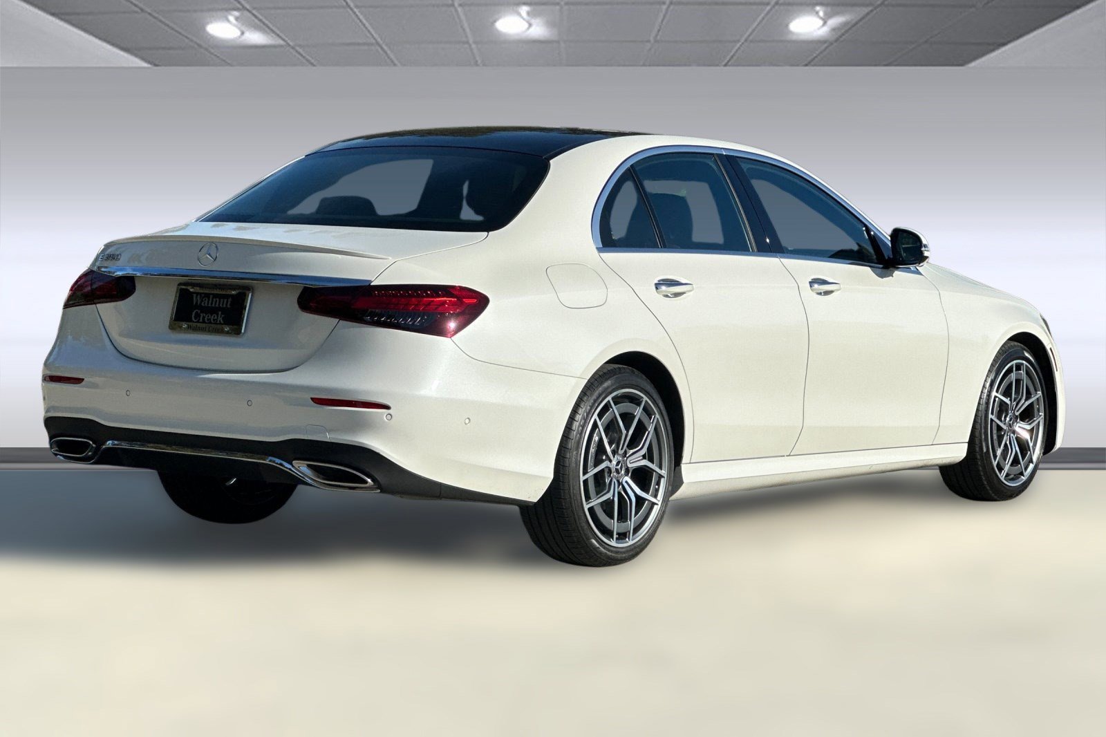 2022 Mercedes Benz E 350 Sedan photo 2