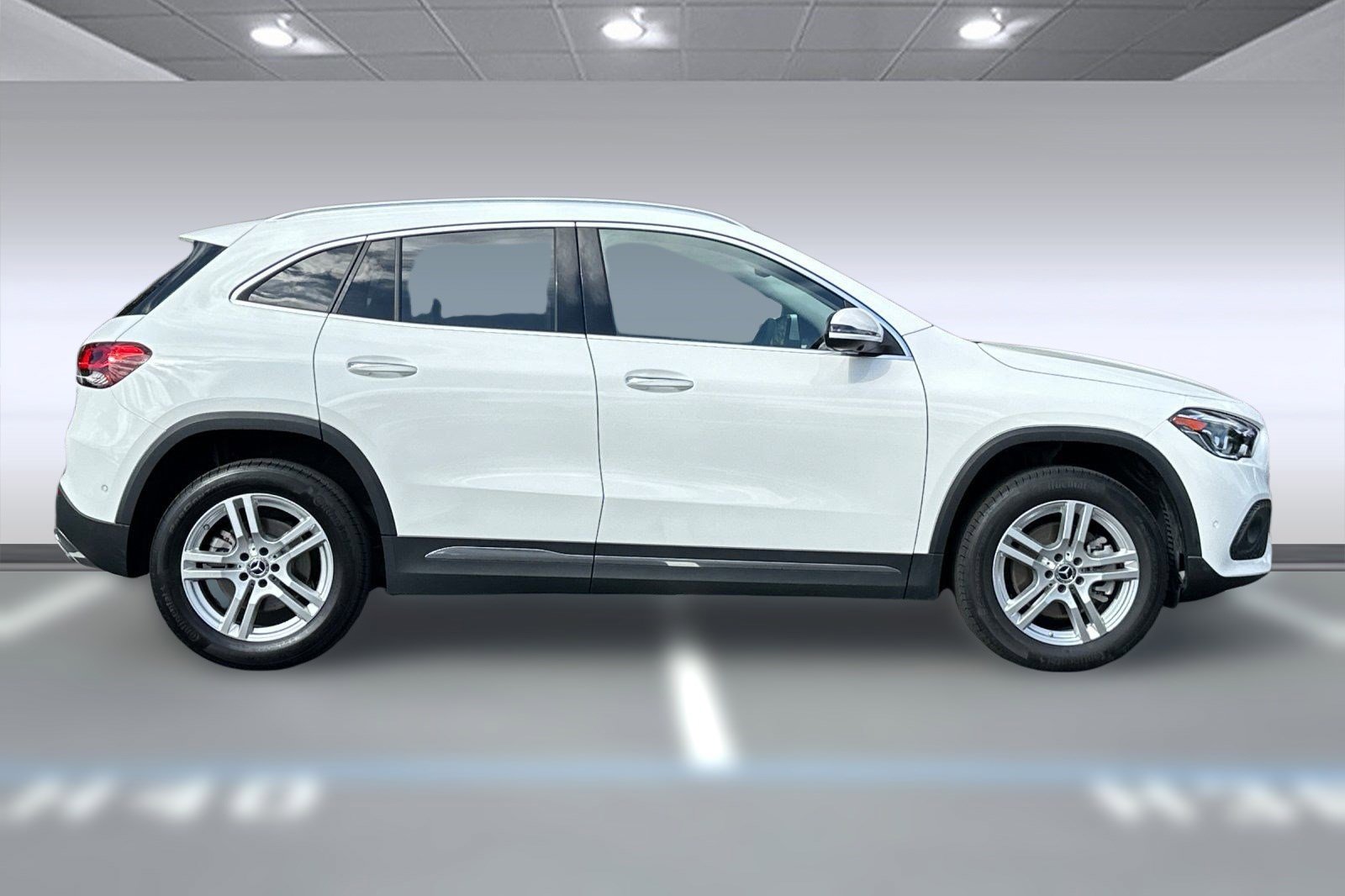 2022 Mercedes Benz GLA 250 photo 2