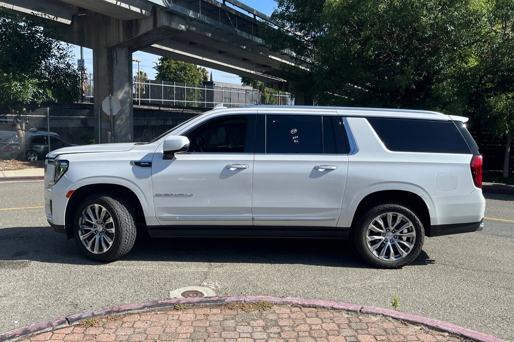 Used 2022 GMC Yukon XL 4WD 4dr Denali SUV