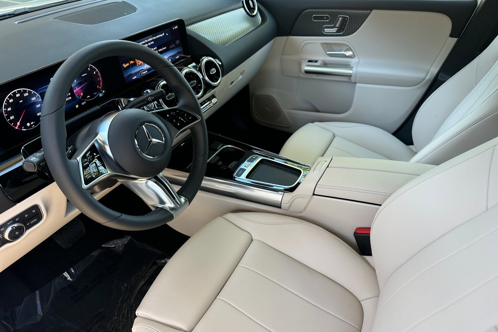 2026 Mercedes Benz GLA 250 photo 3