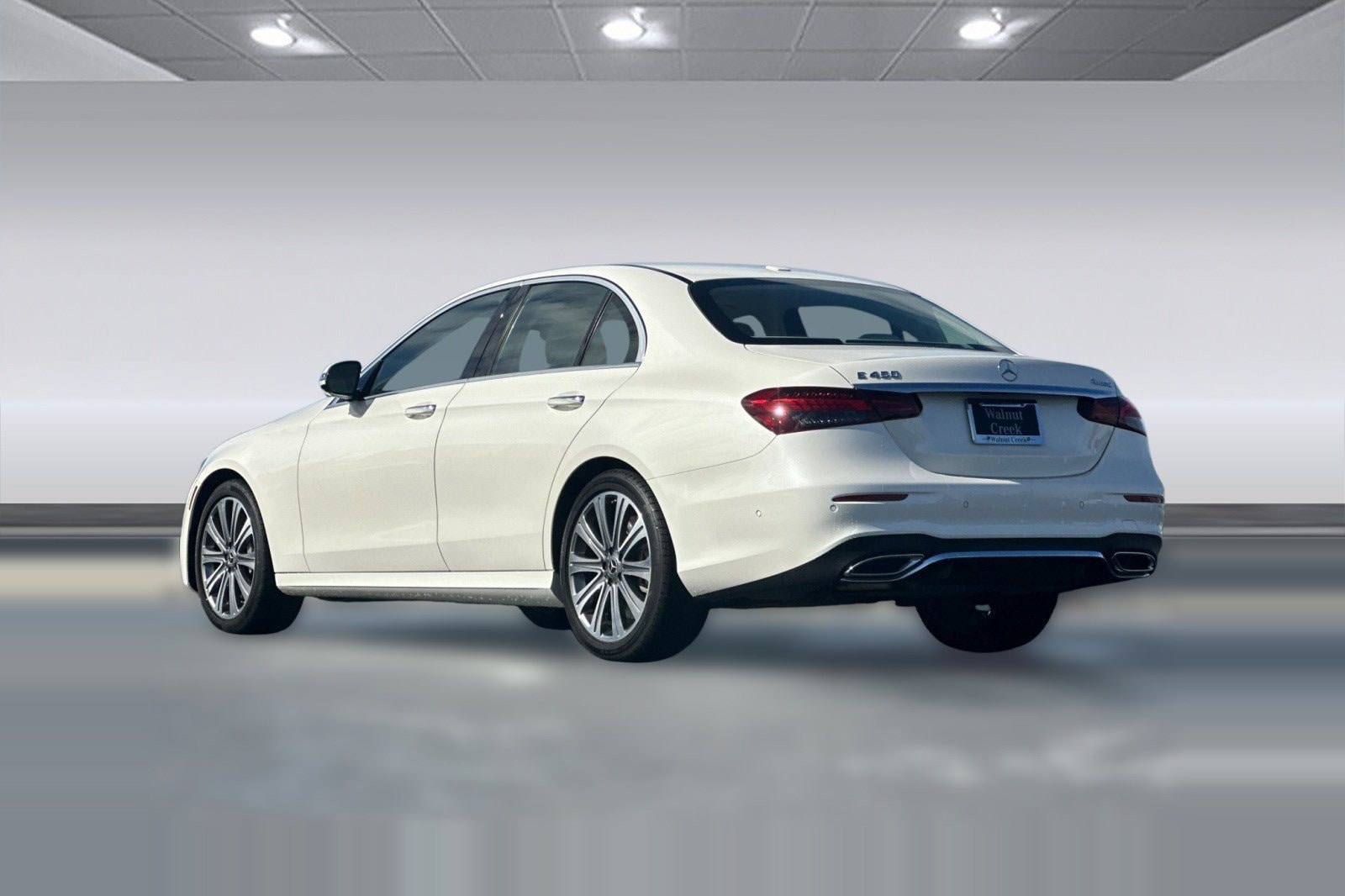 2022 Mercedes-Benz E-Class Coupe photo 2