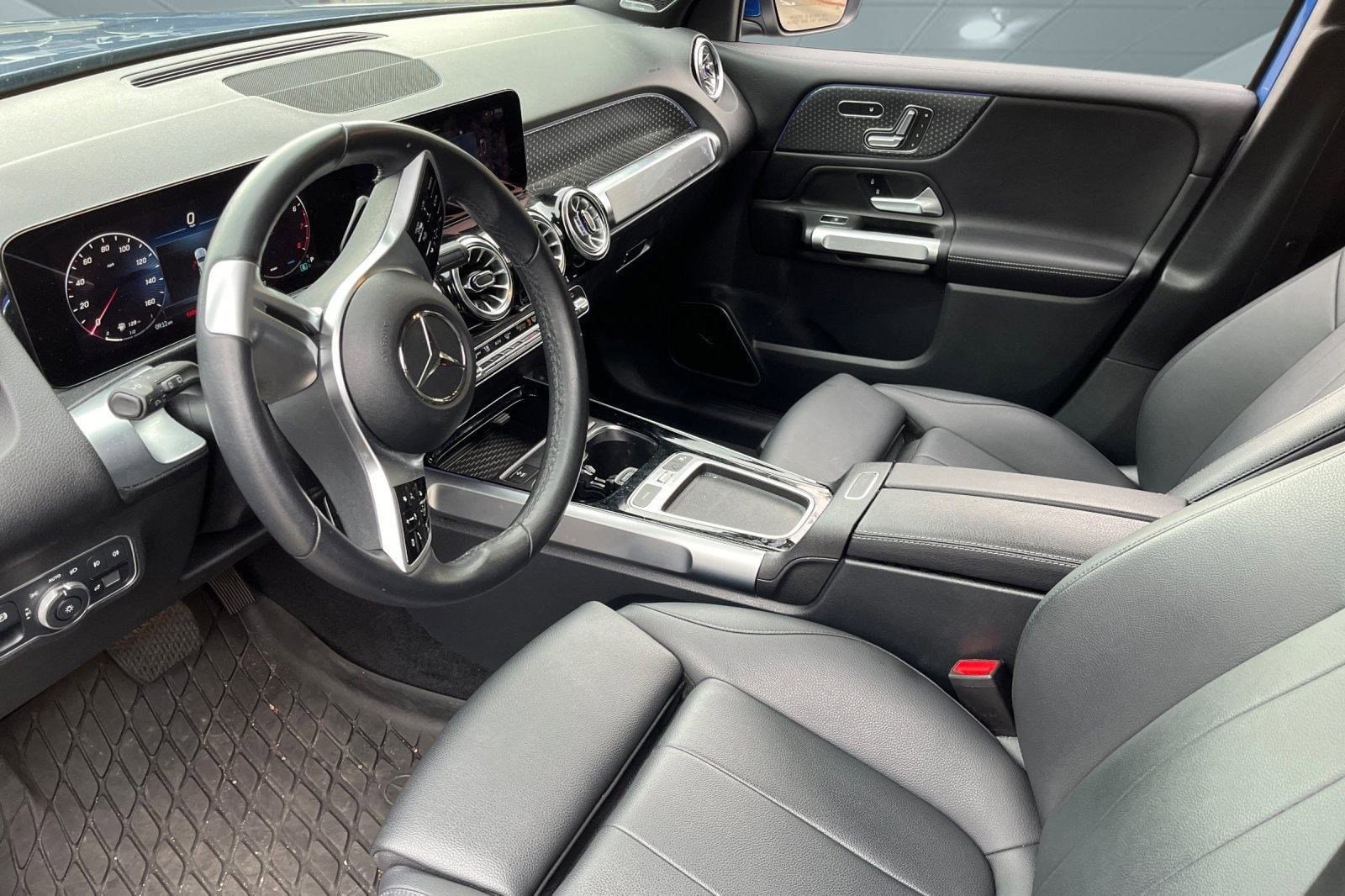 2024 Mercedes Benz GLB 250 4MATIC photo 3