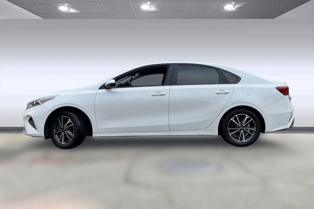 Used 2024 Kia Forte LXS IVT Sedan