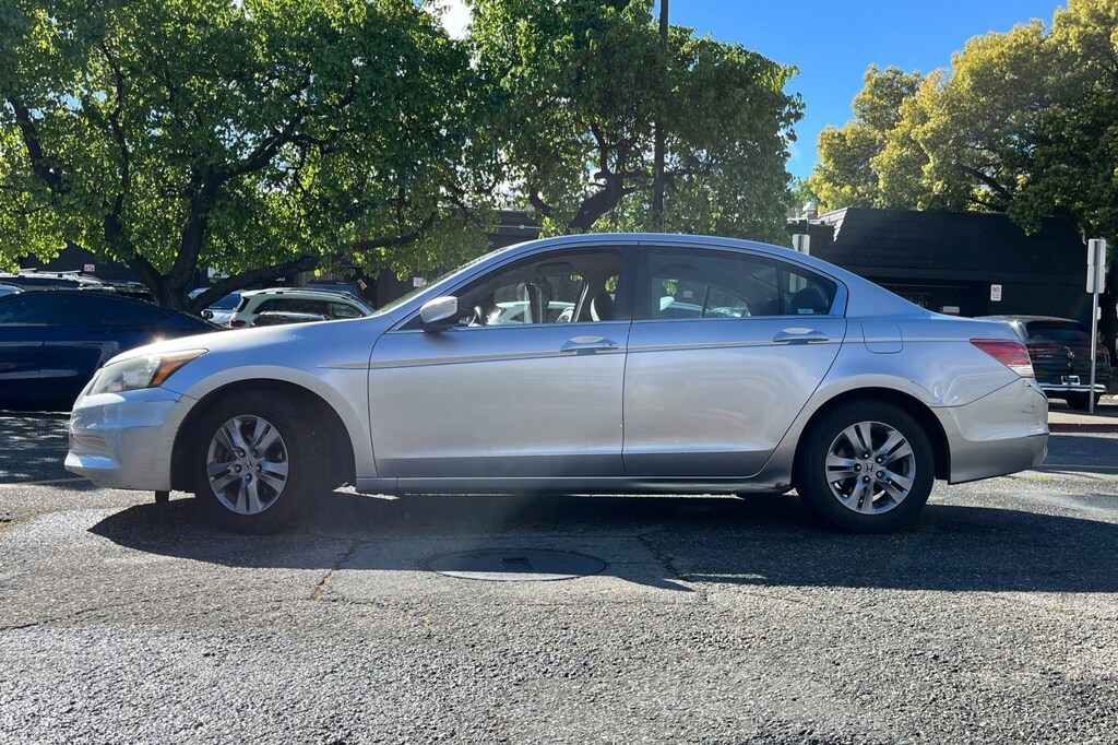Used 2011 Honda Accord Sdn 4dr I4 Auto LX-P Sedan