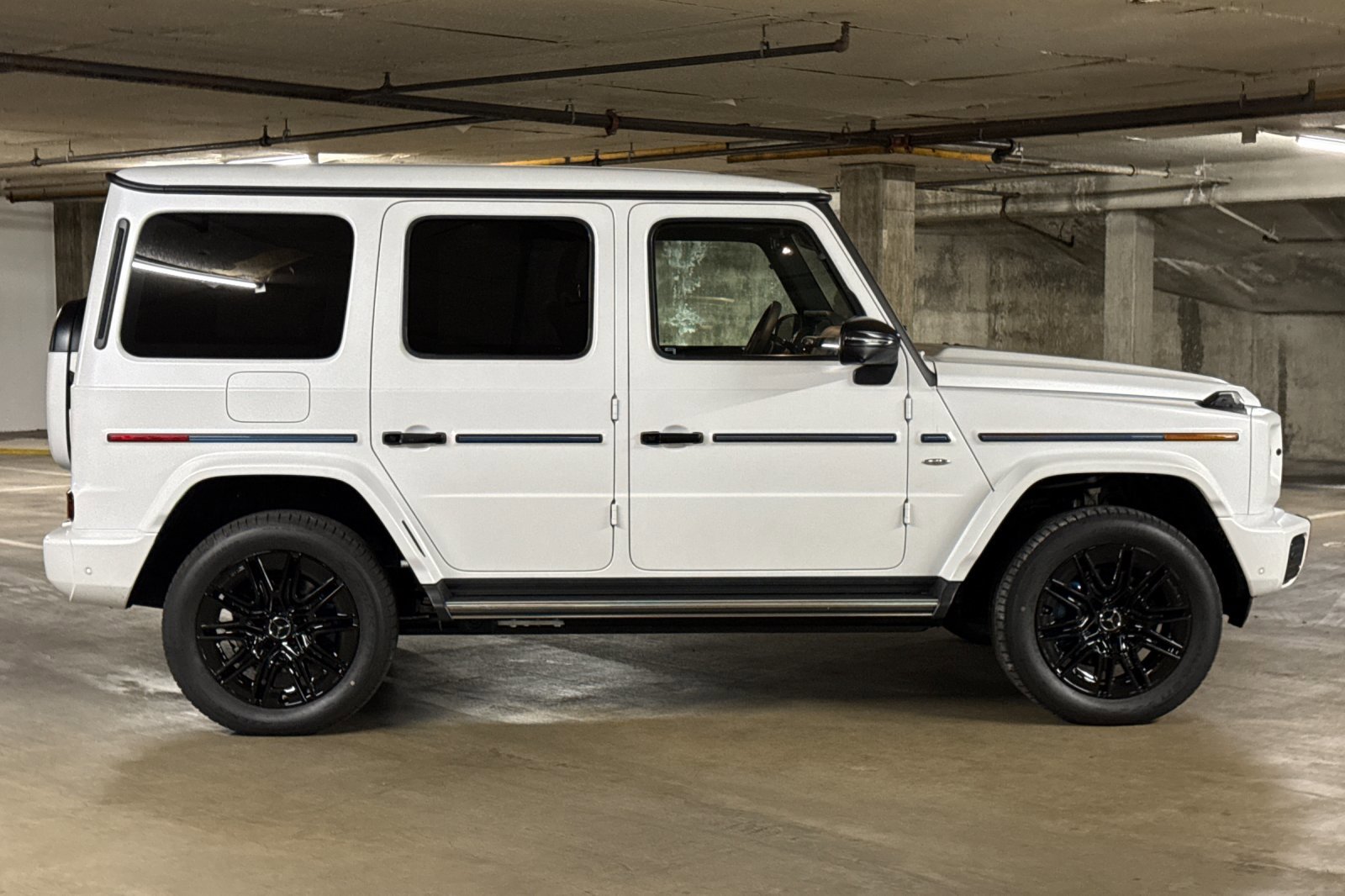 2025 Mercedes Benz G photo 2