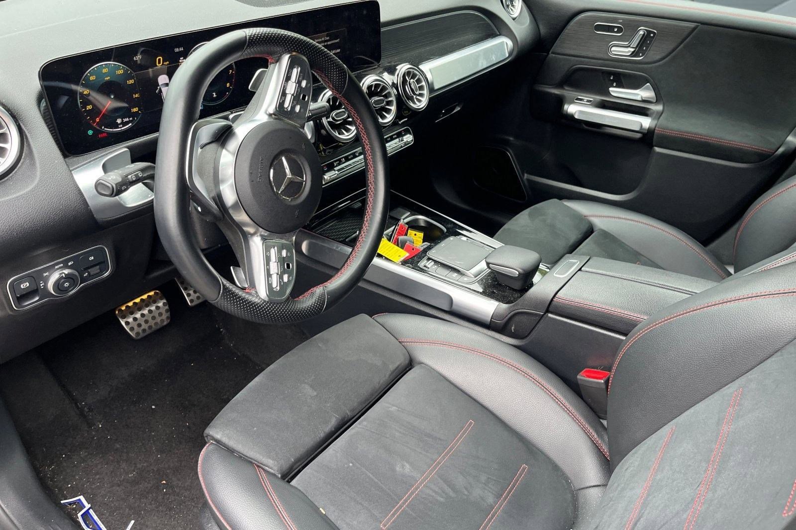 2023 Mercedes Benz GLB 250 4MATIC photo 3