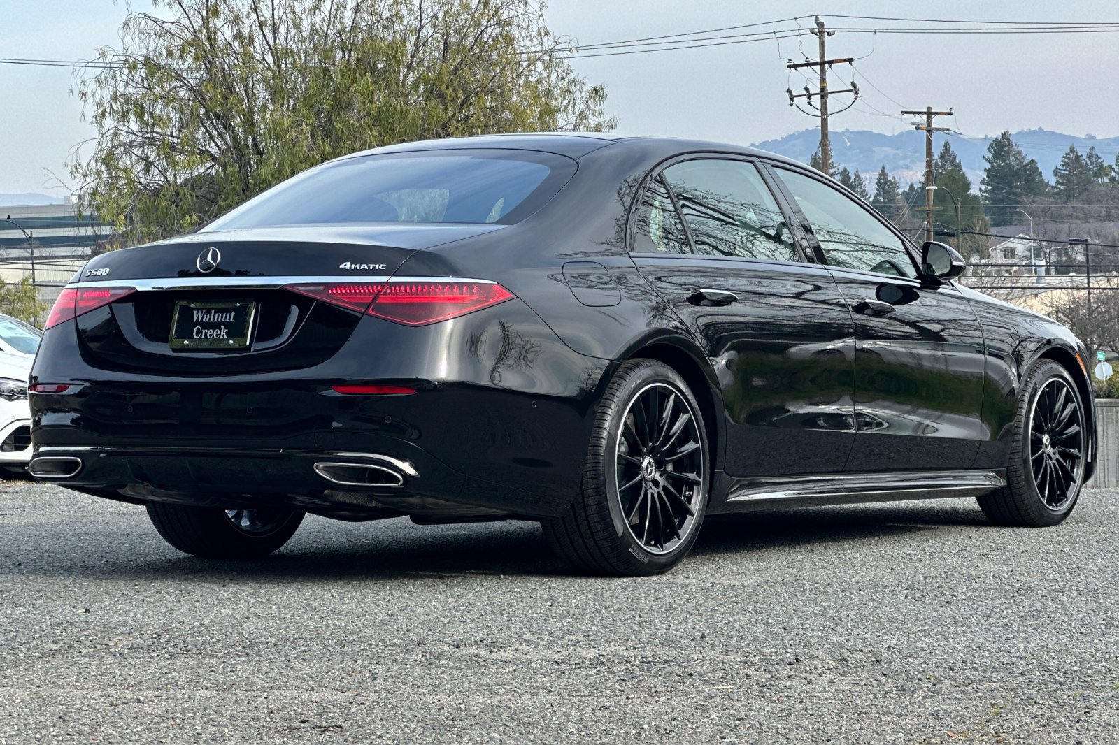 2025 Mercedes Benz S 450 580 4MATIC photo 3