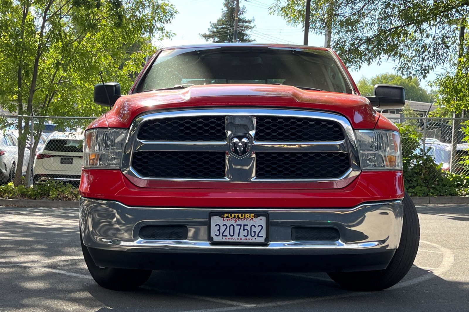 2014 Ram 1500 SLT photo 4