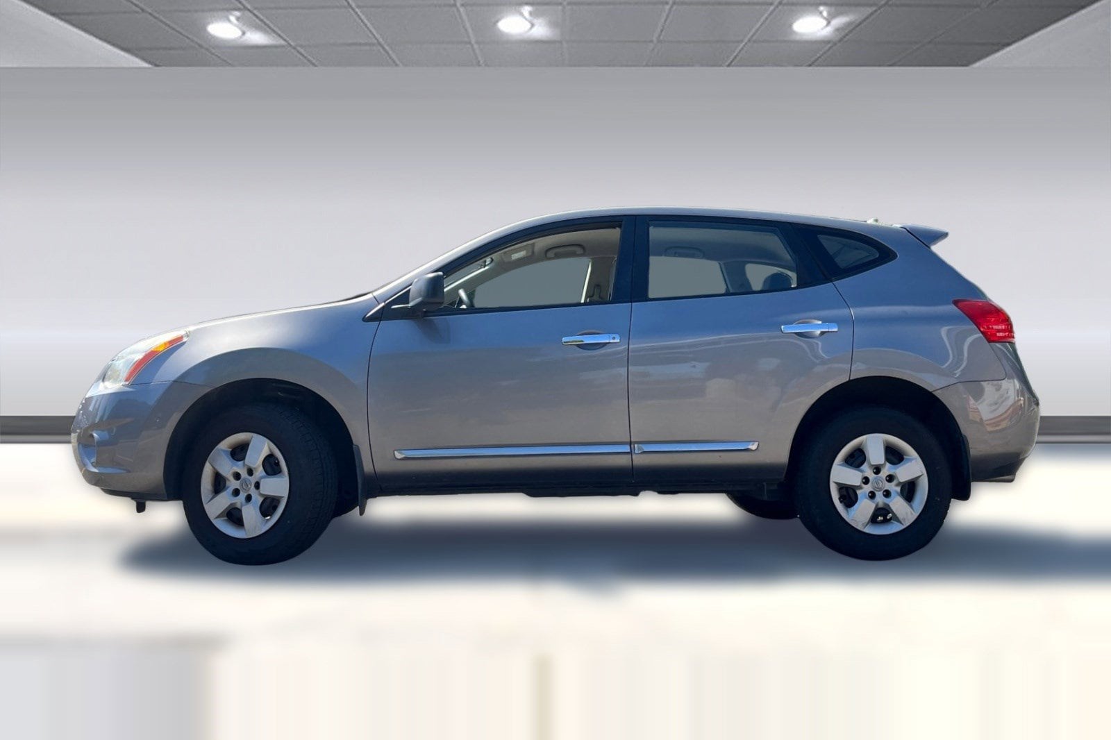 2013 Nissan Rogue FWD 4dr S photo 2