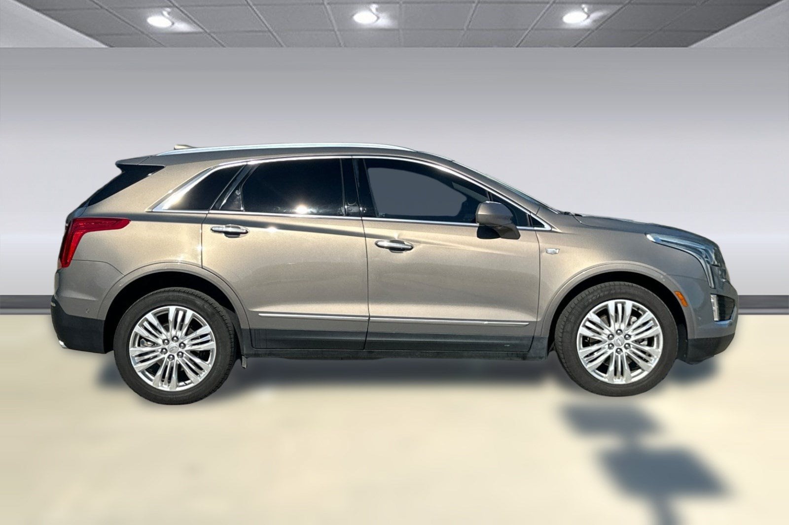 XT5 AWD 4dr Premium Luxury SUV