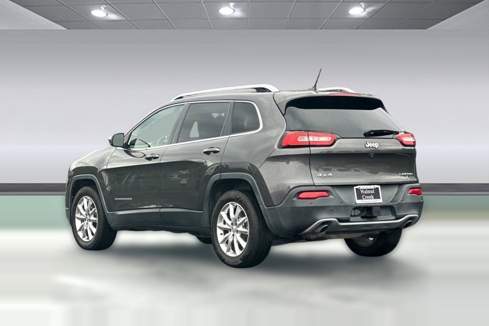 2014 Jeep Cherokee 4WD 4dr Limited photo 2