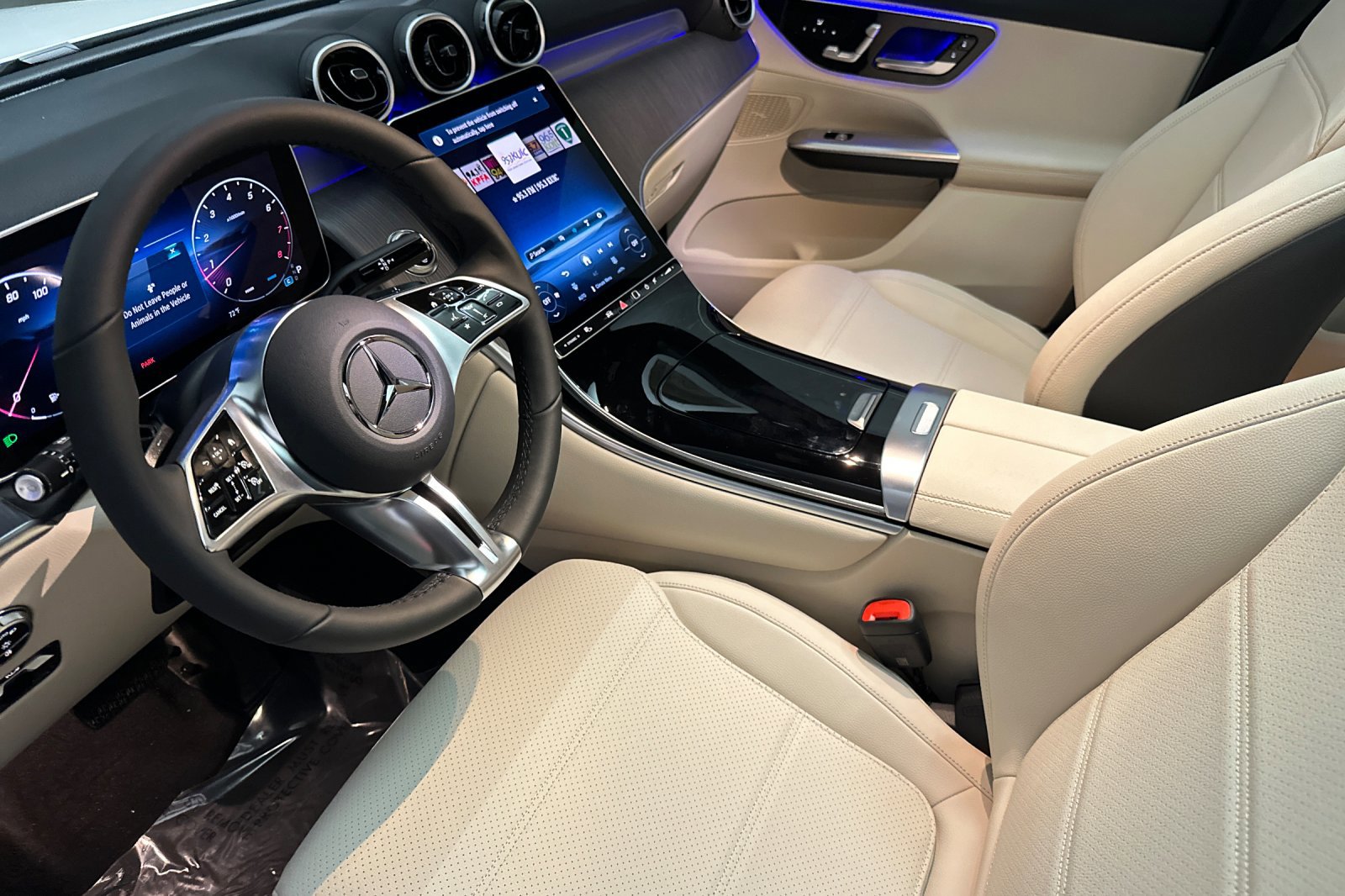 2026 Mercedes Benz GLC 300 4MATIC photo 3