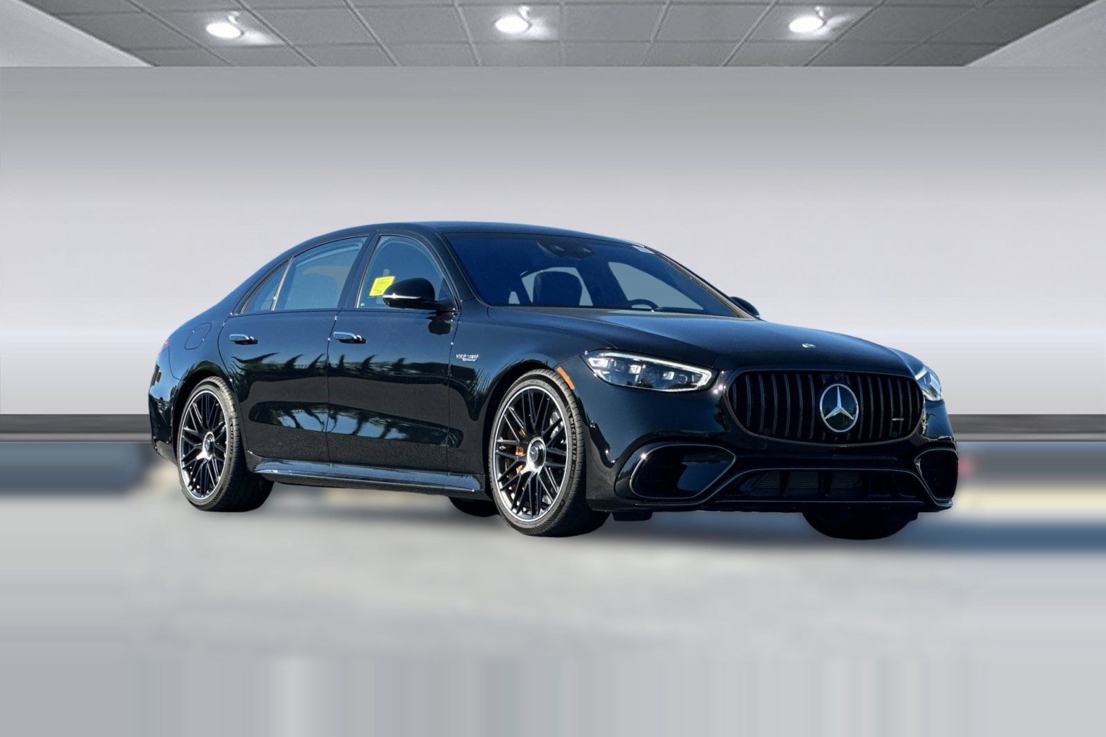 2025 Mercedes-Benz S-Class S 63 - Photo 6