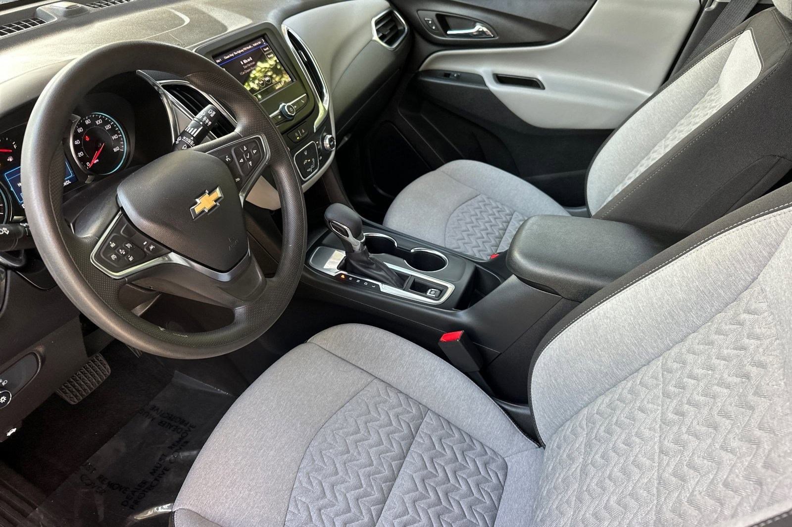 2024 Chevrolet Equinox LS photo 4