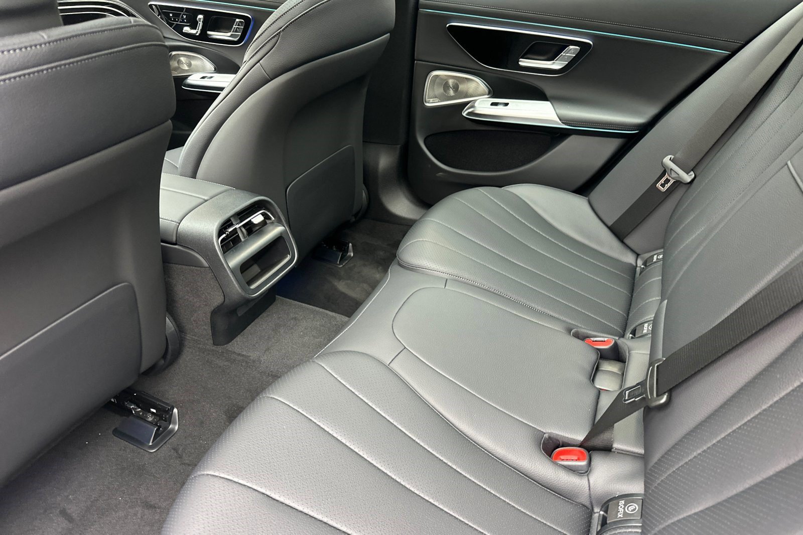2026 Mercedes-Benz E-Class E350 - Photo 21