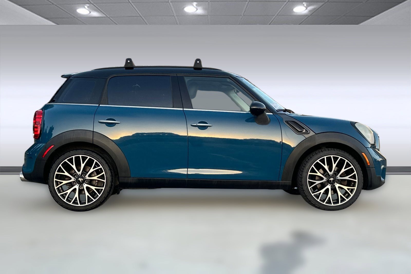 2011 Mini Countryman S photo 2
