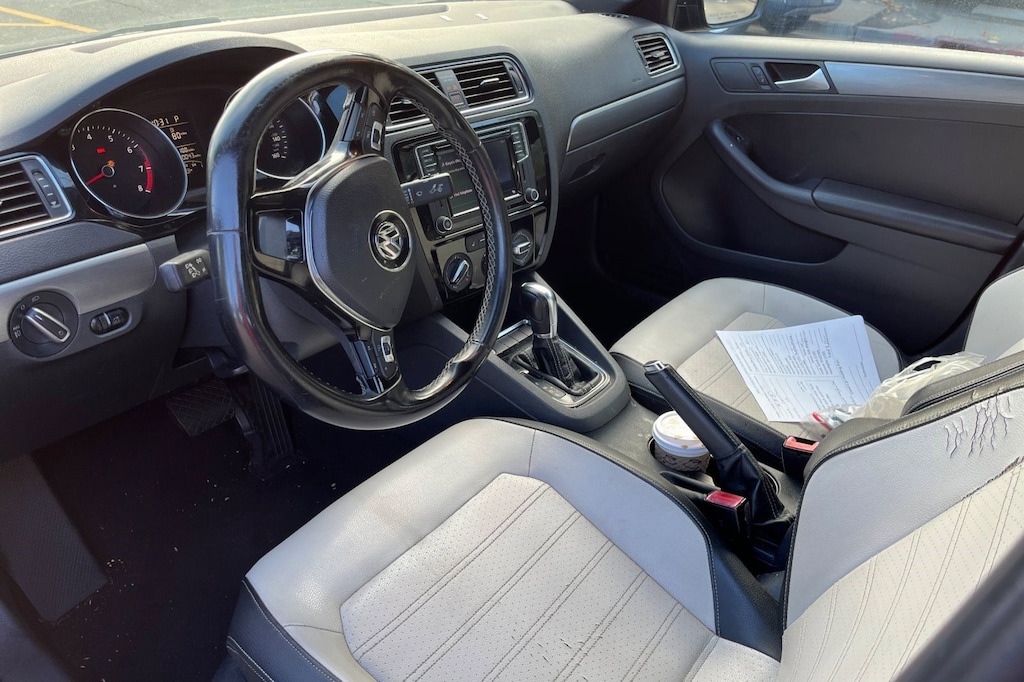 Used 2016 Volkswagen Jetta Sedan 4dr Auto 1.8T Sport PZEV Sedan