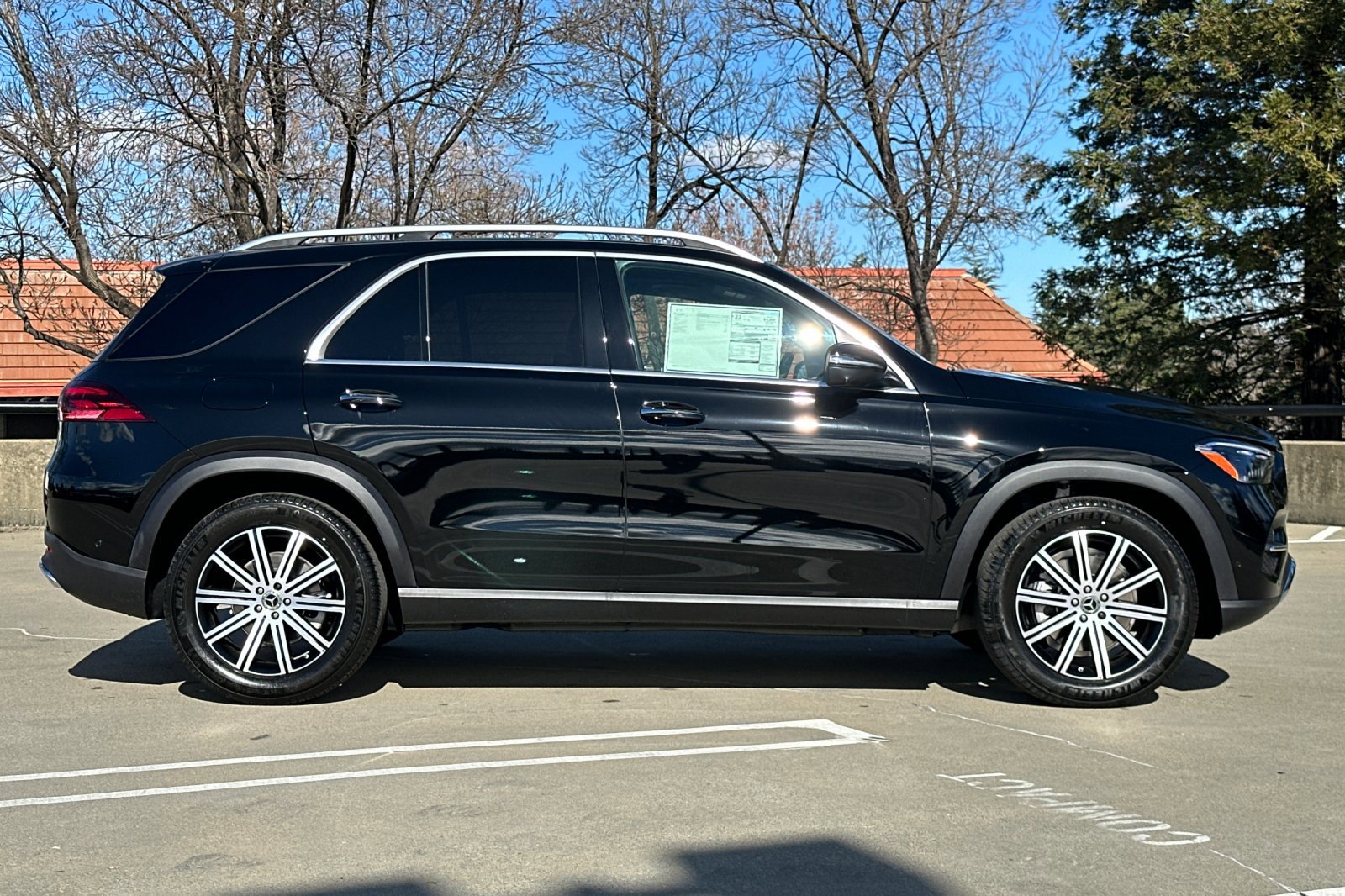 2025 Mercedes Benz GLE 350 photo 2