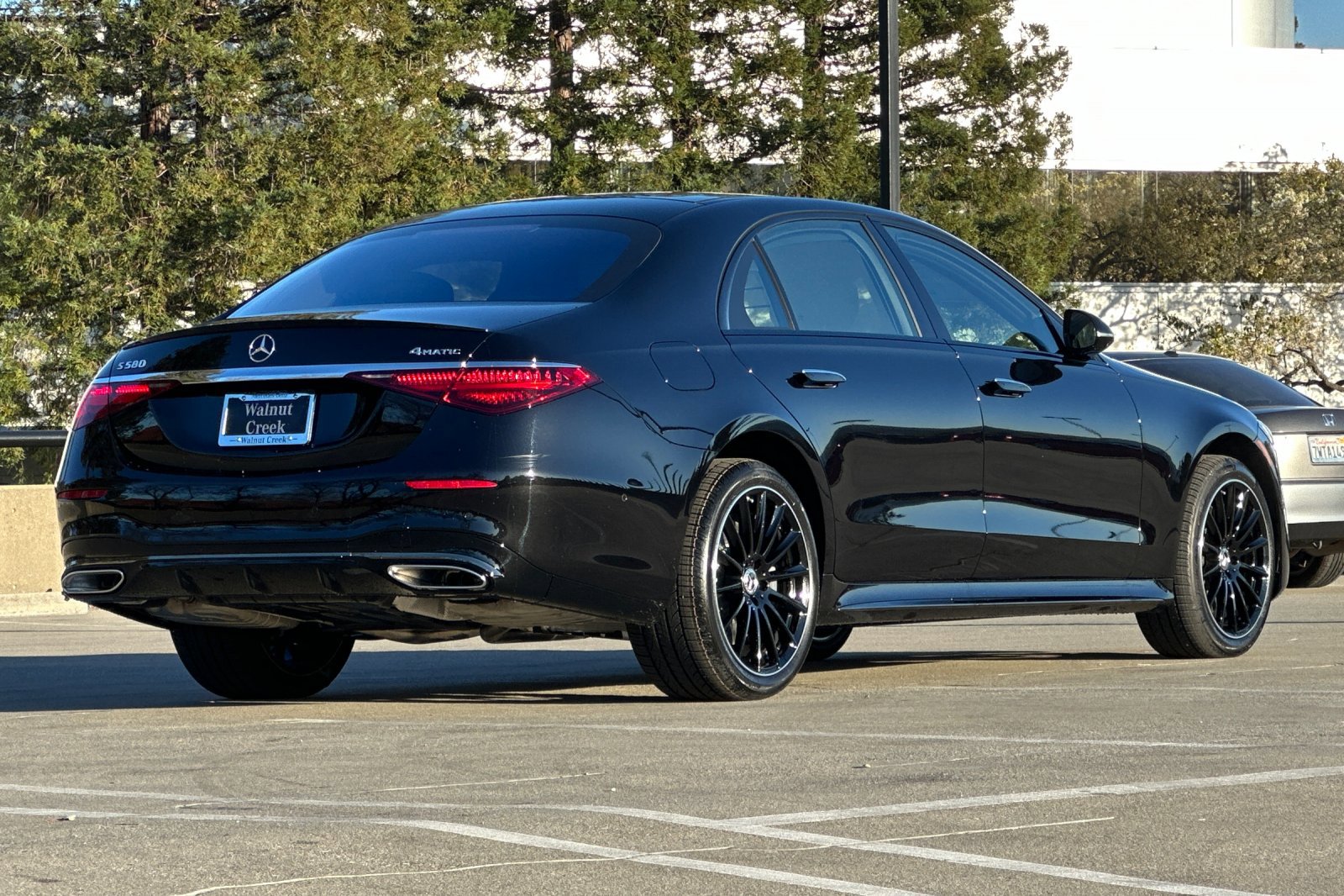 2025 Mercedes Benz S 450 580 4MATIC photo 3