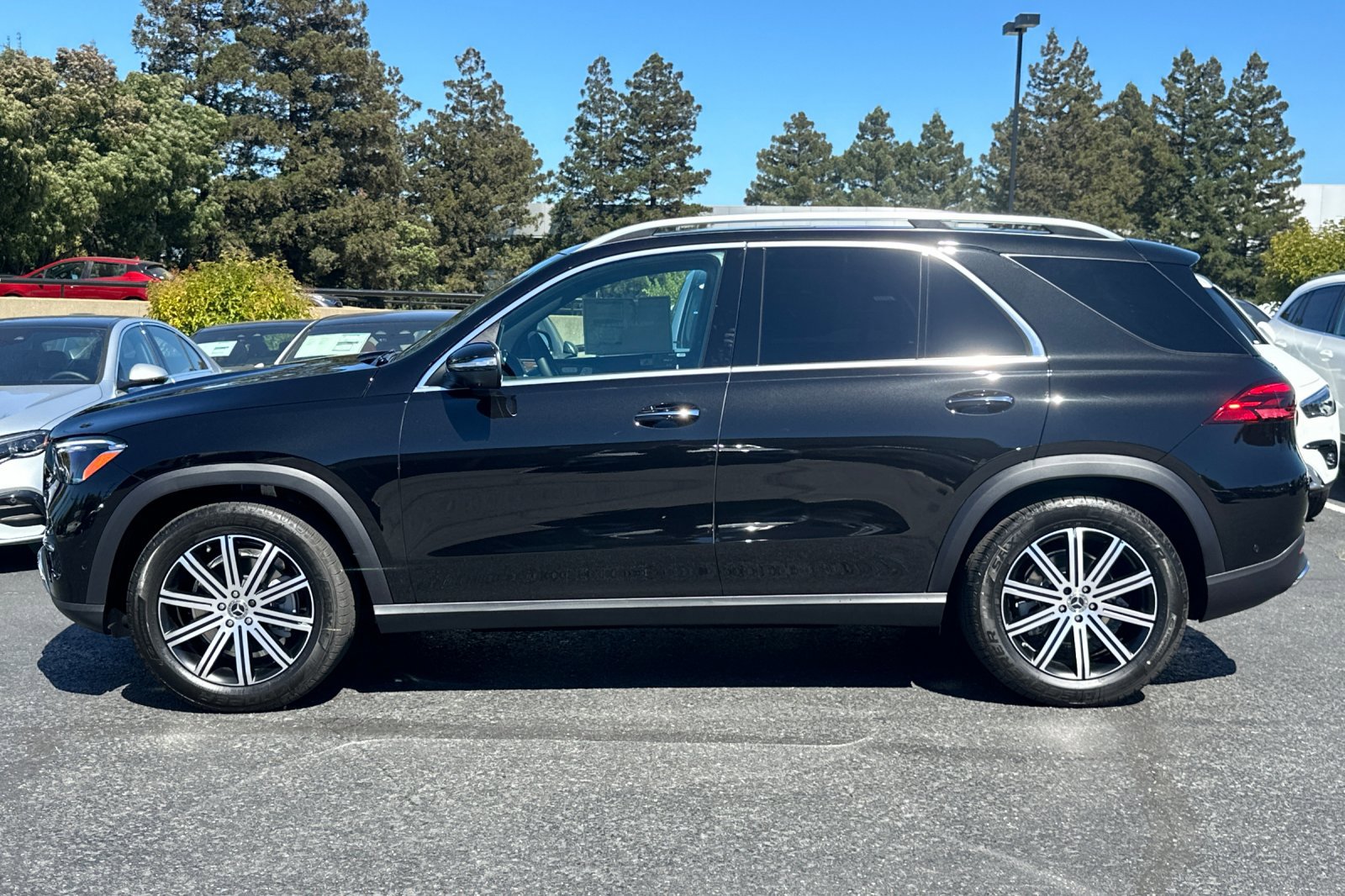 2026 Mercedes Benz GLE 350 4MATIC photo 2