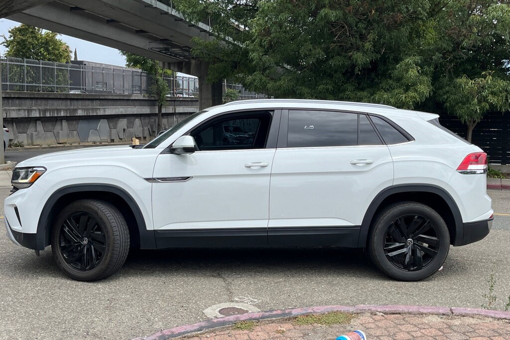 Used 2022 Volkswagen Atlas Cross Sport 3.6L V6 SE w/Technology FWD SUV