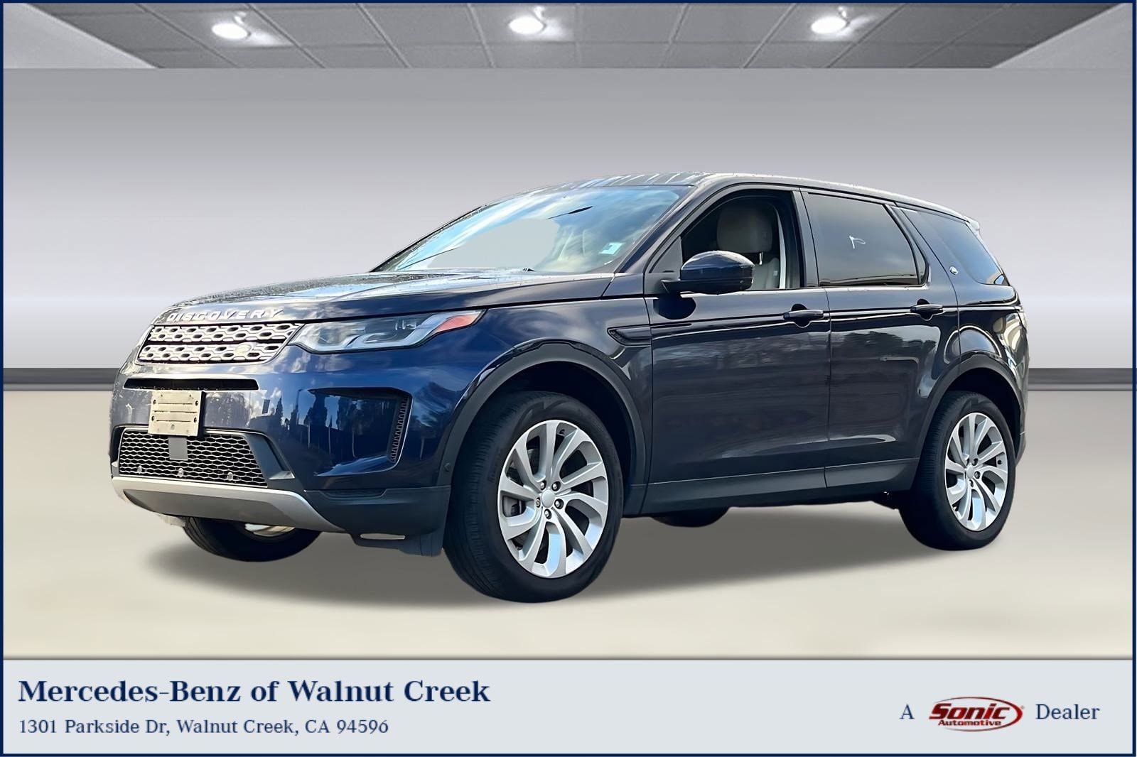 2021 Land Rover Discovery Sport SE's photo