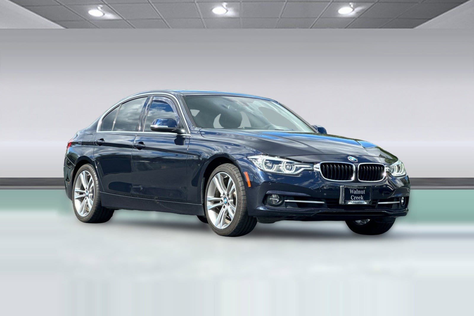 2017 BMW 3 Series 330i Sedan photo 5