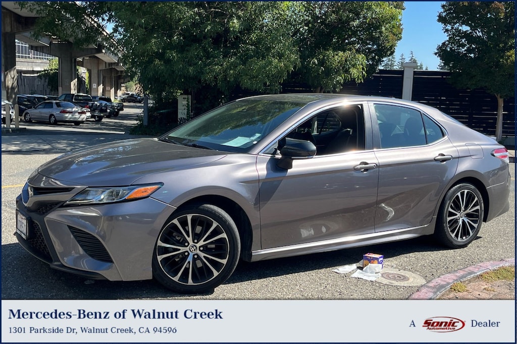 Used 2020 Toyota Camry SE Auto Sedan