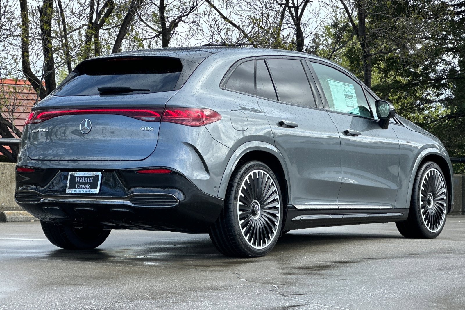 2025 Mercedes Benz EQE SUV AMG photo 4