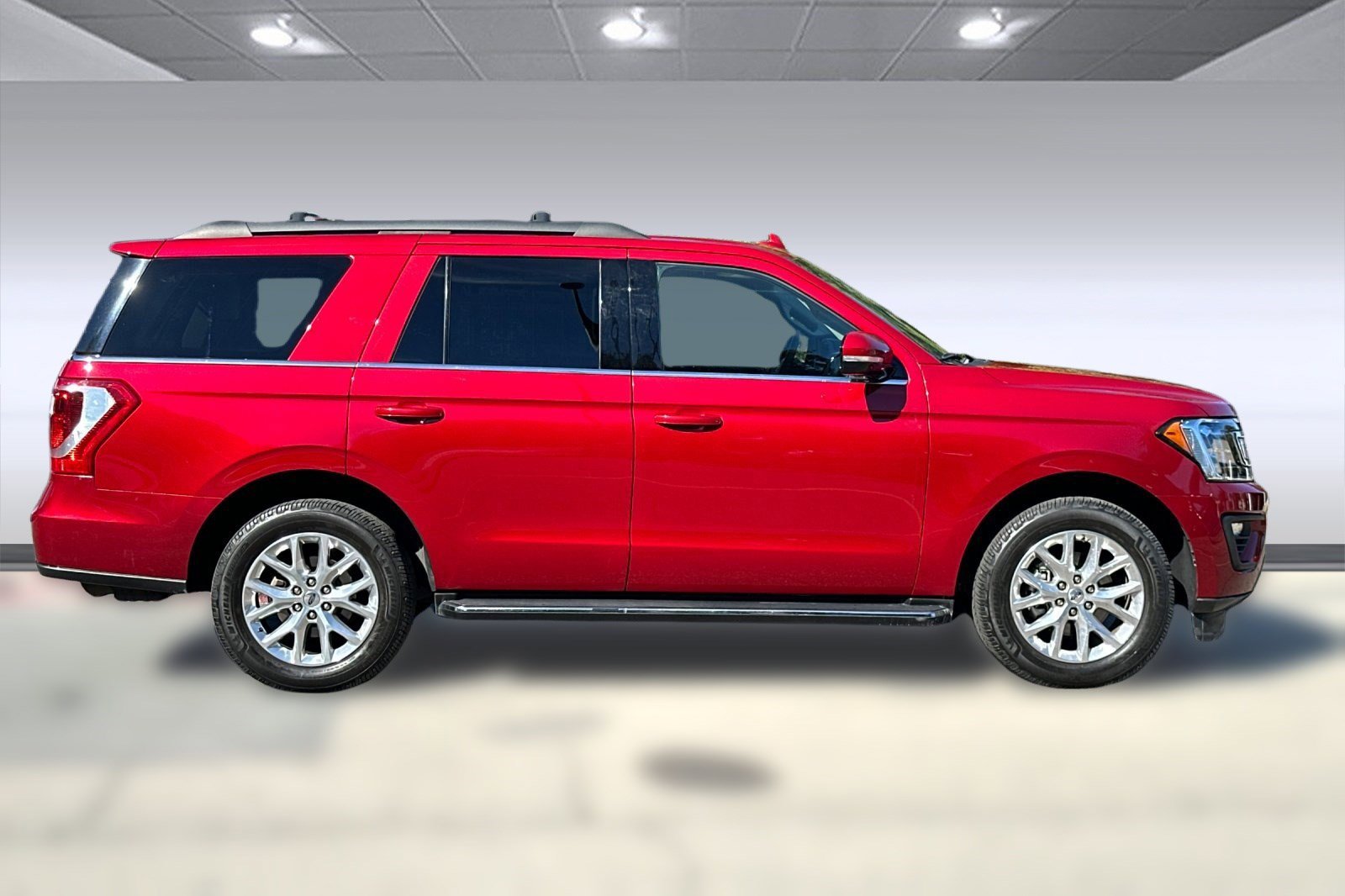 2020 Ford Expedition XLT photo 2