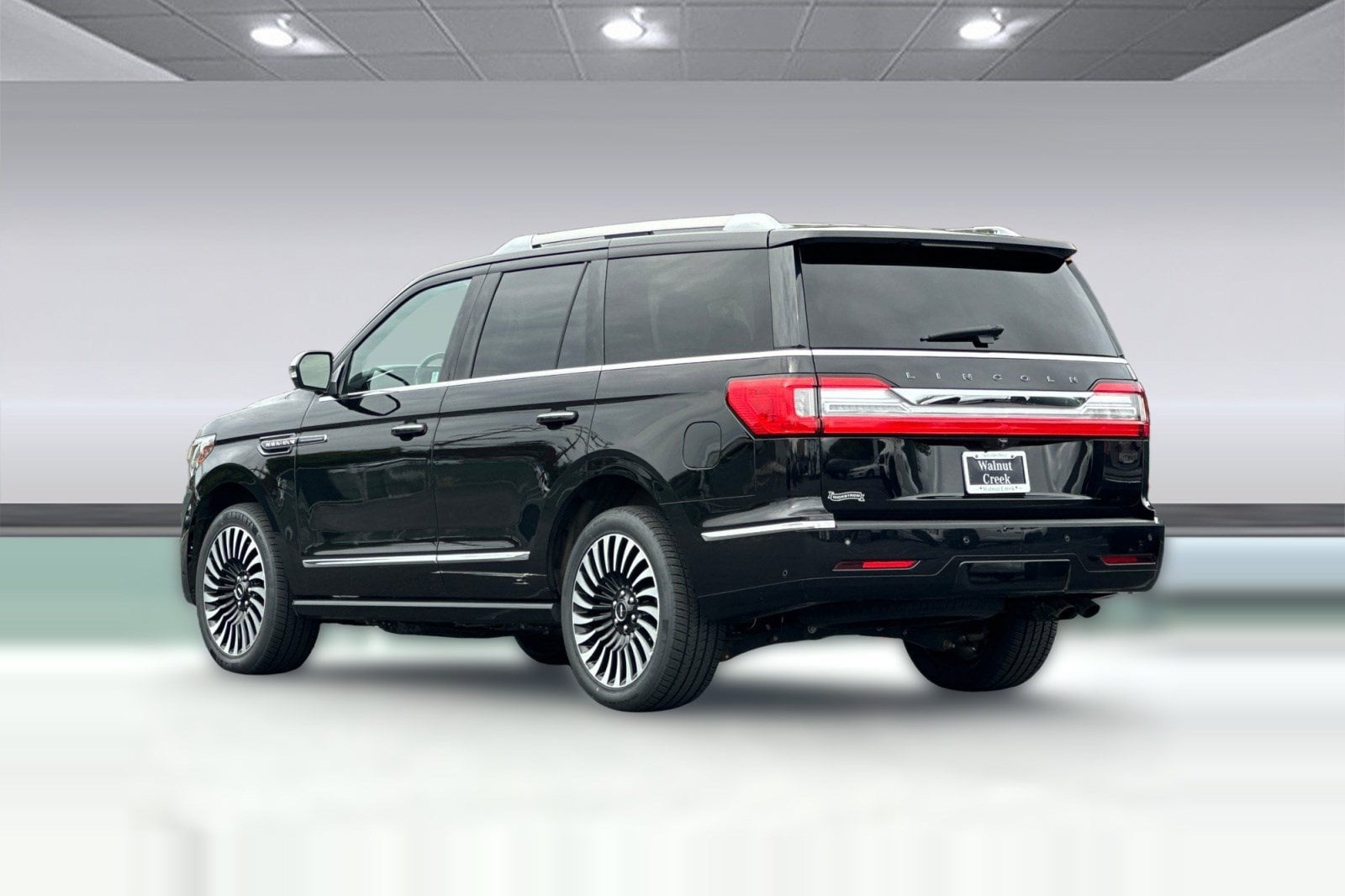 Navigator Black Label 4x4 SUV