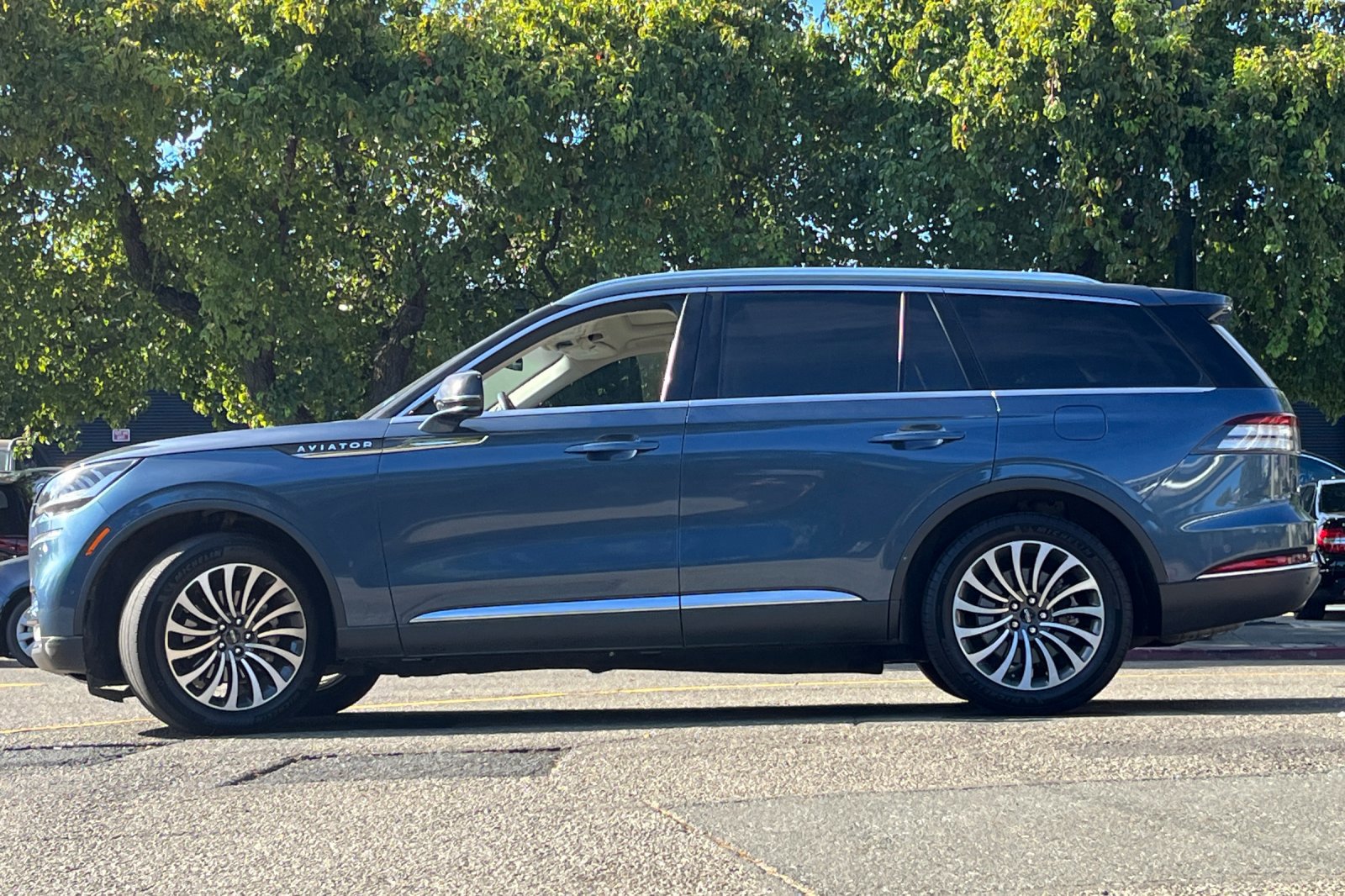 2020 Lincoln Aviator Reserve photo 3