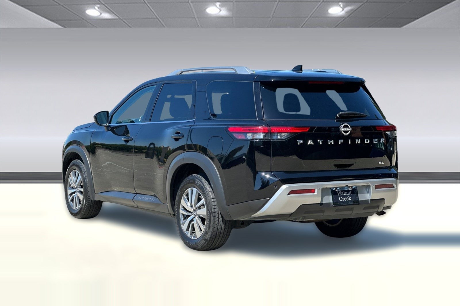 Pathfinder SL 2WD SUV
