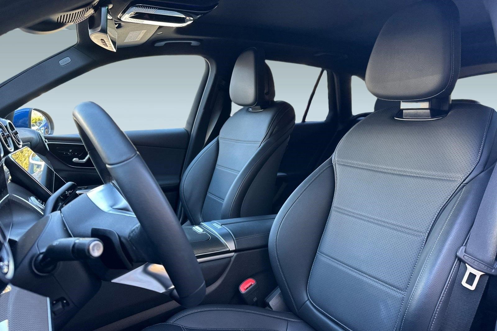 2025 Mercedes-Benz GLC 300 4MATIC SUV photo 4