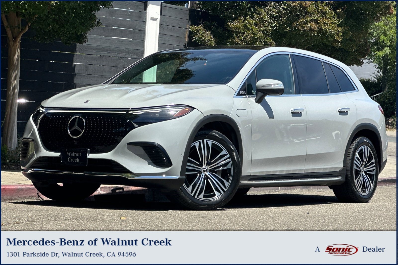 2023 Mercedes-Benz EQS SUV EQS 450+'s photo